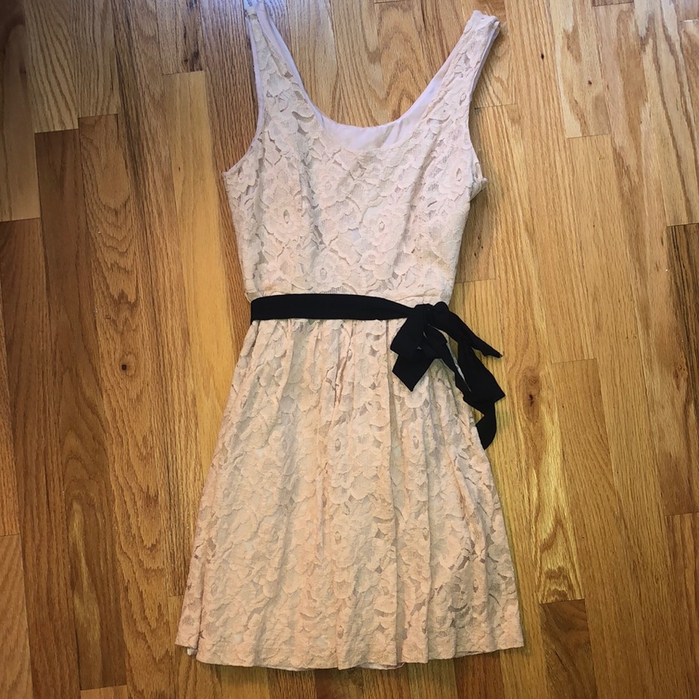 Lace dress with ribbon belt